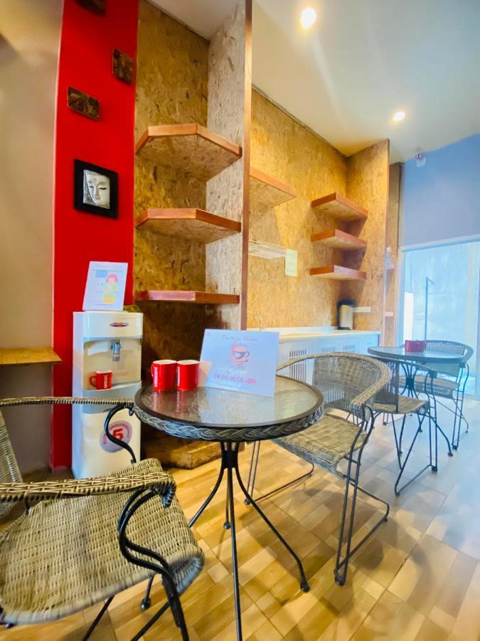 Frutta Hostel Patong ภายนอก รูปภาพ