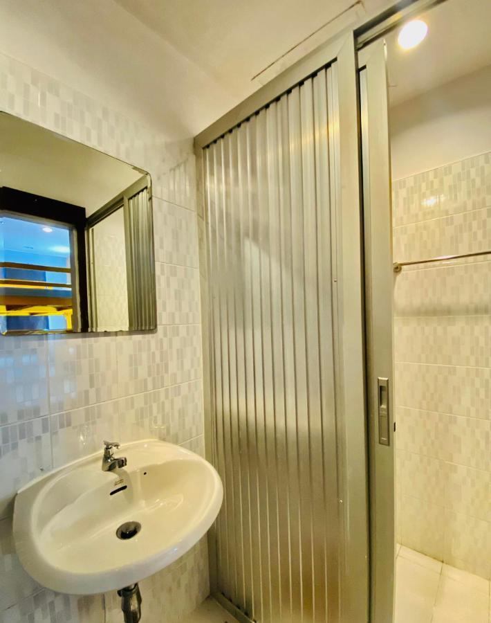 Frutta Hostel Patong ภายนอก รูปภาพ