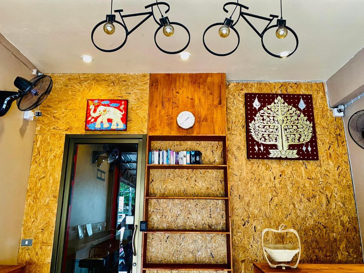 Frutta Hostel Patong ภายนอก รูปภาพ