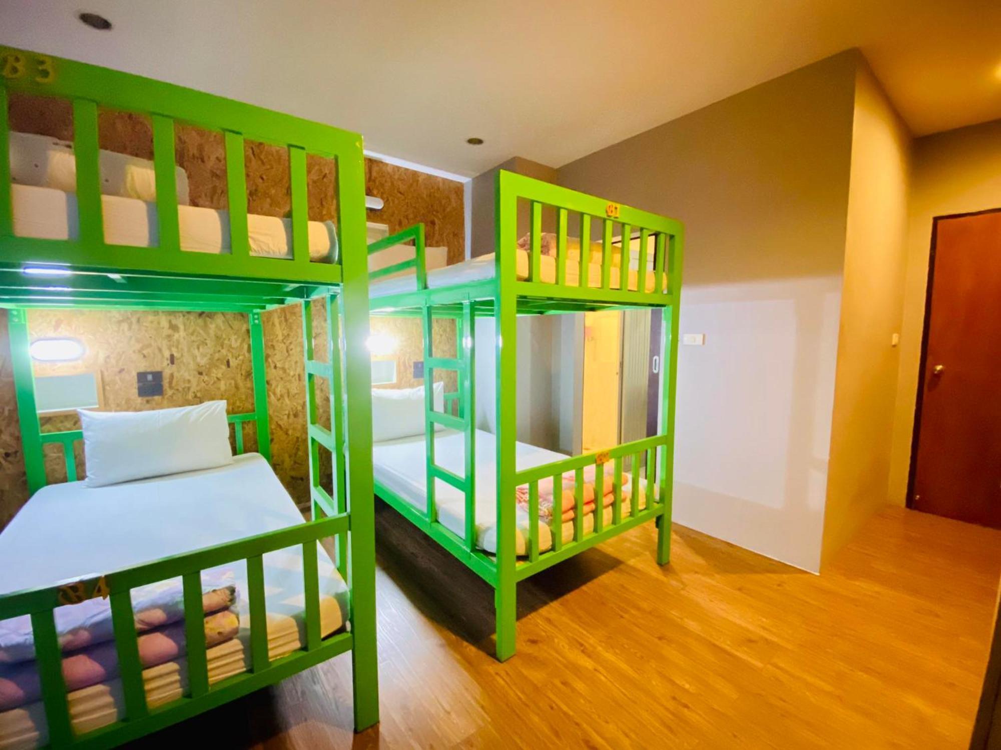 Frutta Hostel Patong ภายนอก รูปภาพ